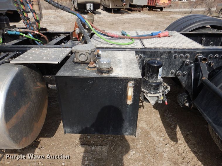 image for item MO9598 2020 Western Star 4700SB  semi truck