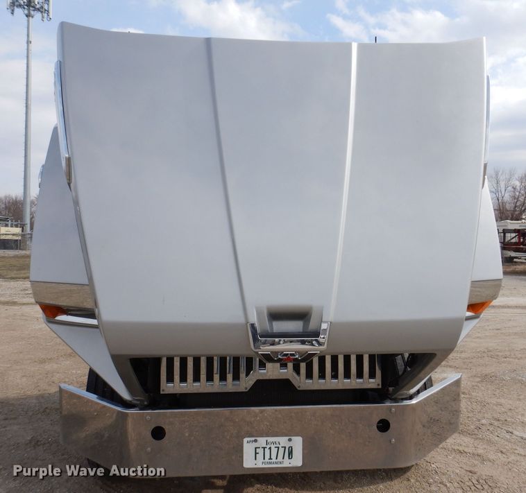 image for item MO9598 2020 Western Star 4700SB  semi truck