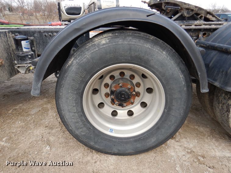 image for item MO9598 2020 Western Star 4700SB  semi truck