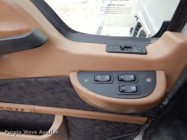 image for item MO9599 2006 Mack Granite  semi truck