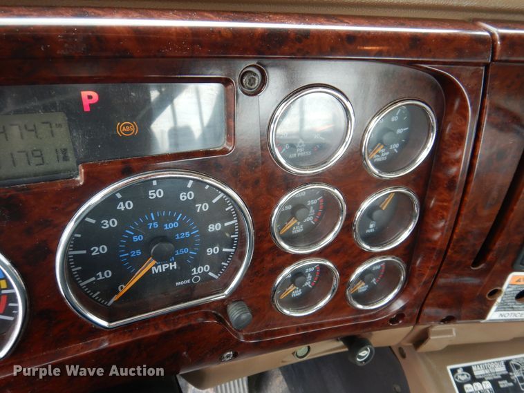 image for item MO9599 2006 Mack Granite  semi truck