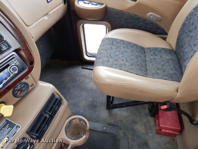 image for item MO9599 2006 Mack Granite  semi truck