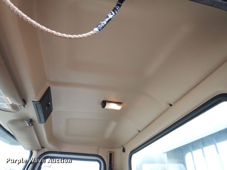 image for item MO9599 2006 Mack Granite  semi truck