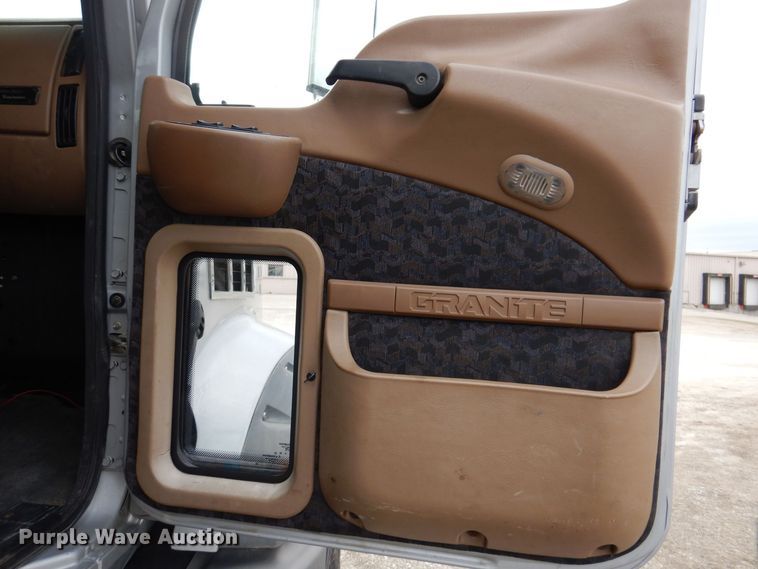 image for item MO9599 2006 Mack Granite  semi truck