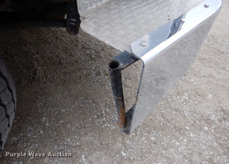 image for item MO9599 2006 Mack Granite  semi truck