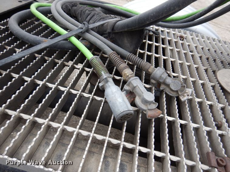 image for item MO9599 2006 Mack Granite  semi truck