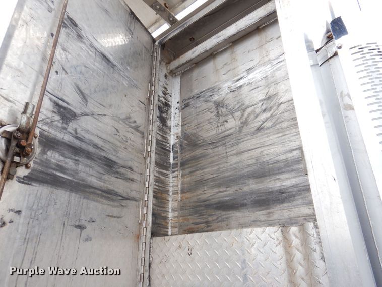 image for item MO9599 2006 Mack Granite  semi truck