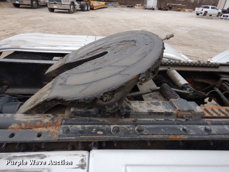 image for item MO9599 2006 Mack Granite  semi truck