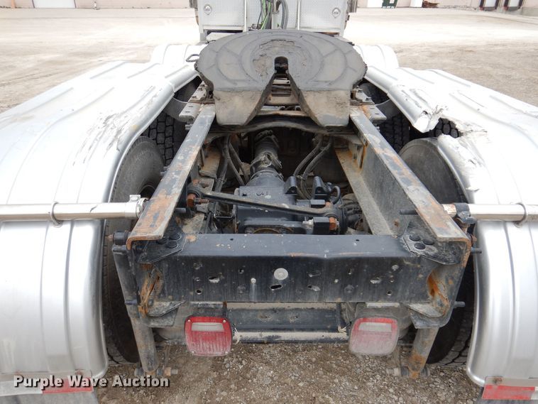 image for item MO9599 2006 Mack Granite  semi truck