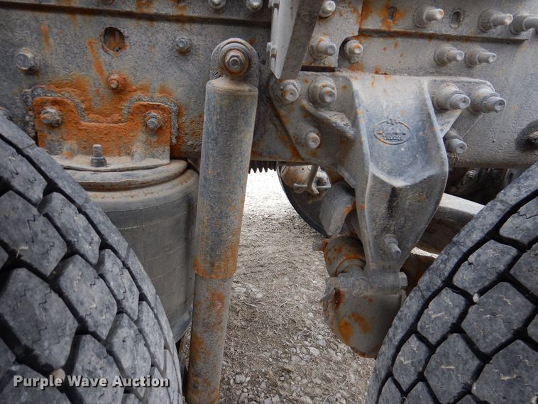 image for item MO9599 2006 Mack Granite  semi truck