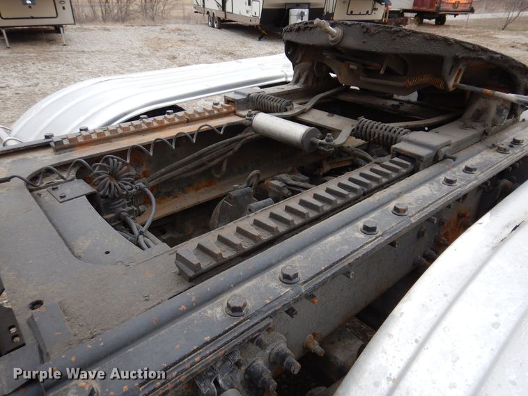 image for item MO9599 2006 Mack Granite  semi truck