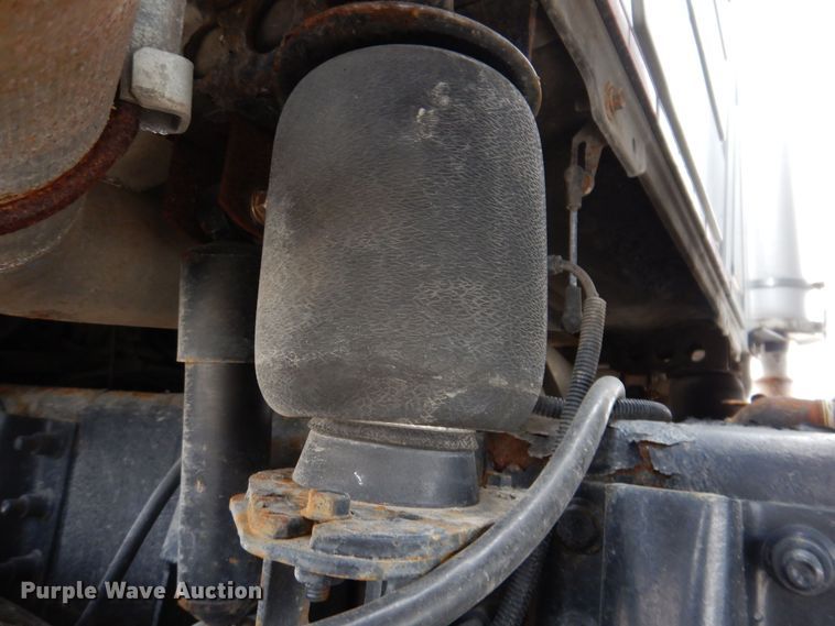 image for item MO9599 2006 Mack Granite  semi truck