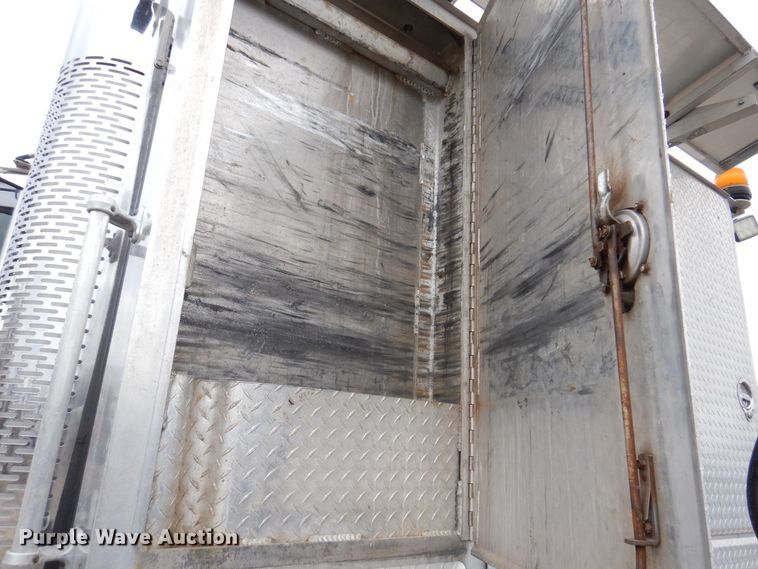 image for item MO9599 2006 Mack Granite  semi truck