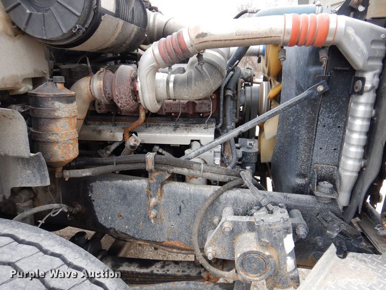 image for item MO9599 2006 Mack Granite  semi truck