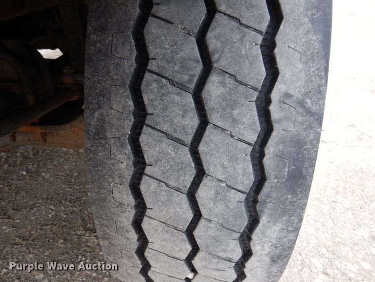 image for item MO9599 2006 Mack Granite  semi truck