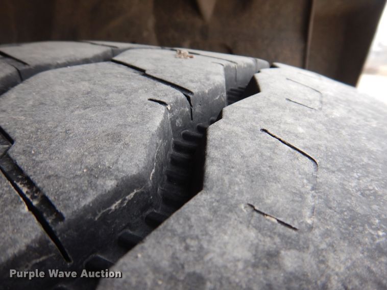 image for item MO9599 2006 Mack Granite  semi truck