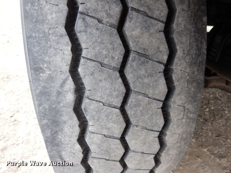 image for item MO9599 2006 Mack Granite  semi truck