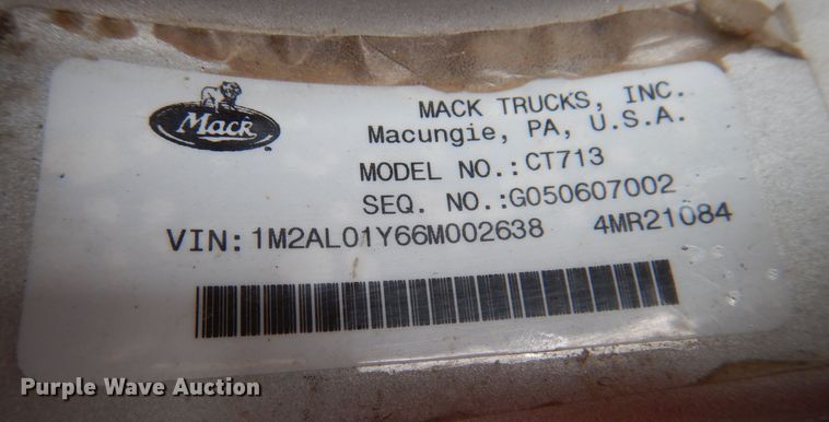 image for item MO9599 2006 Mack Granite  semi truck
