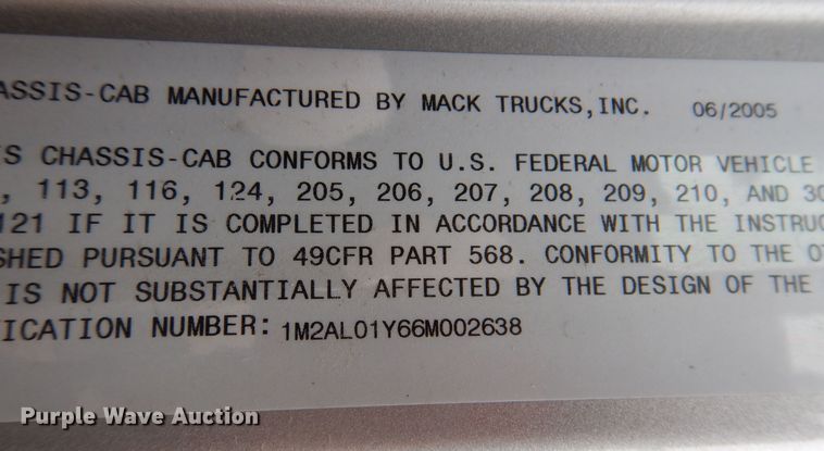 image for item MO9599 2006 Mack Granite  semi truck