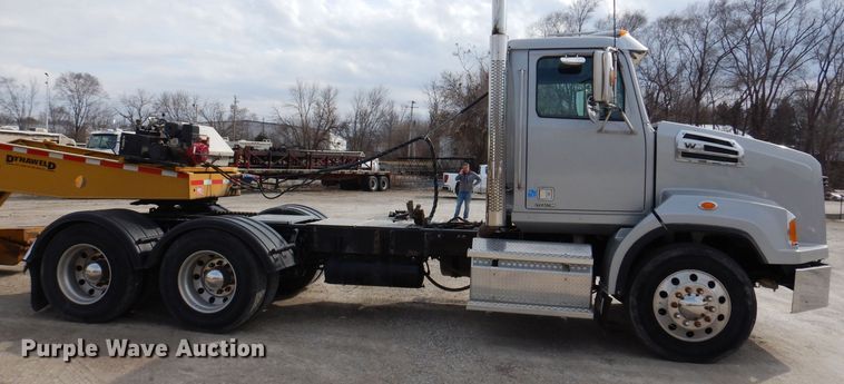 image for item MO9600 2020 Western Star 4700SB  semi truck