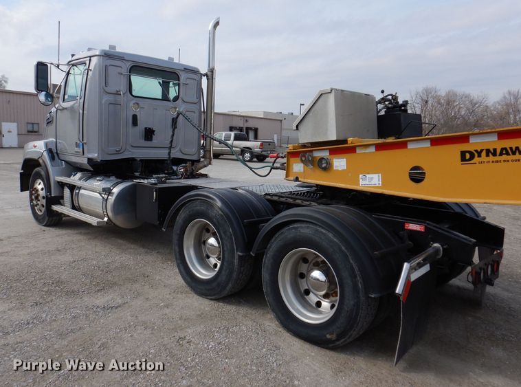 image for item MO9600 2020 Western Star 4700SB  semi truck