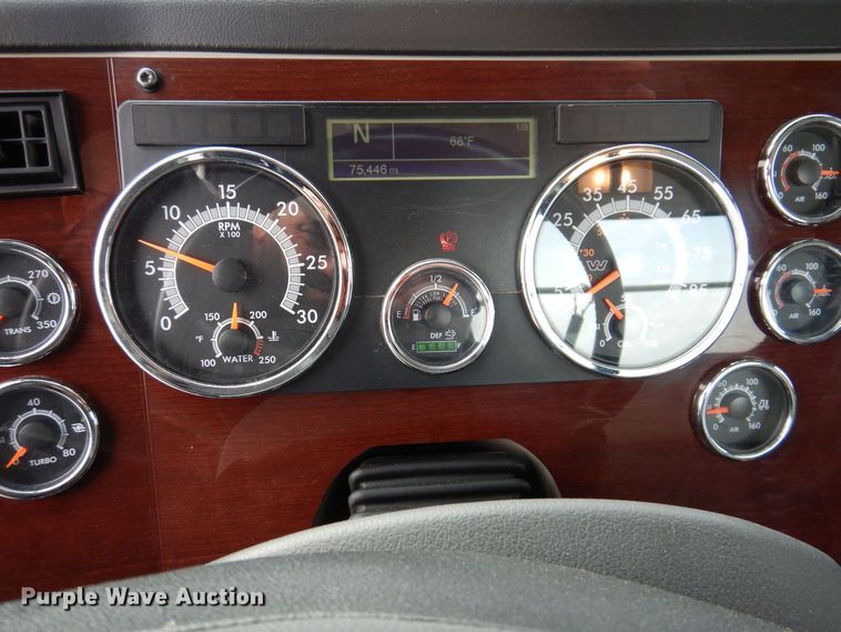 image for item MO9600 2020 Western Star 4700SB  semi truck