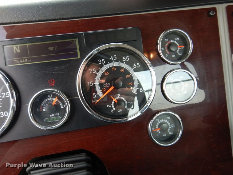 image for item MO9600 2020 Western Star 4700SB  semi truck