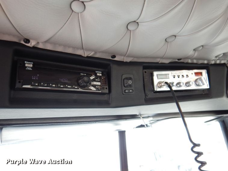 image for item MO9600 2020 Western Star 4700SB  semi truck