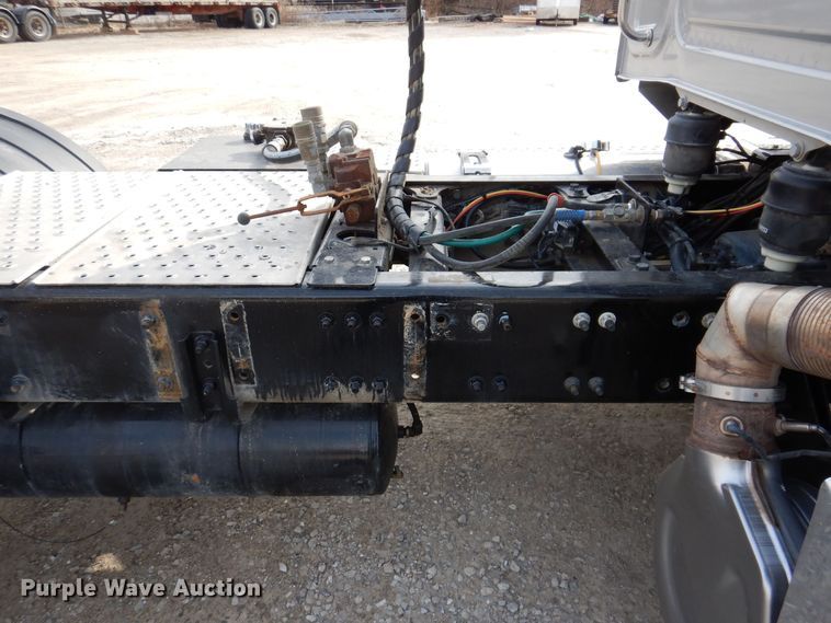 image for item MO9600 2020 Western Star 4700SB  semi truck