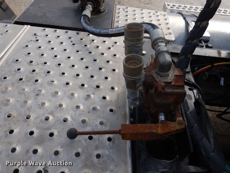 image for item MO9600 2020 Western Star 4700SB  semi truck