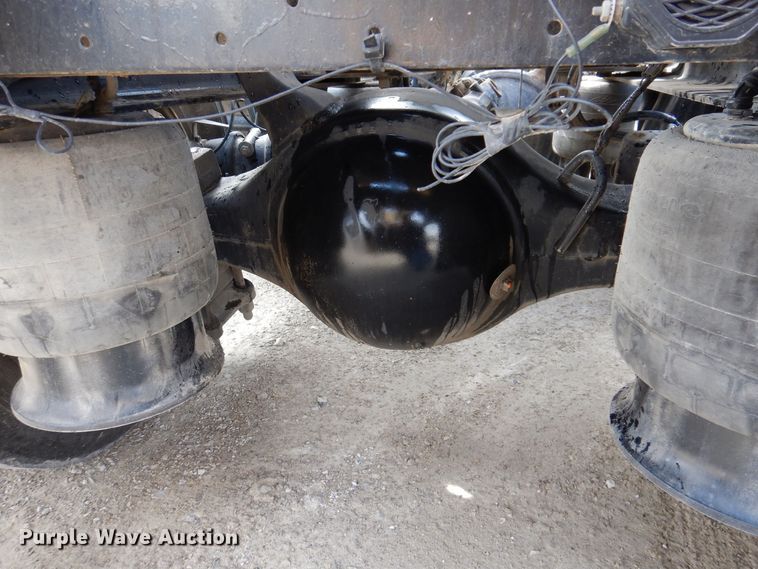 image for item MO9600 2020 Western Star 4700SB  semi truck