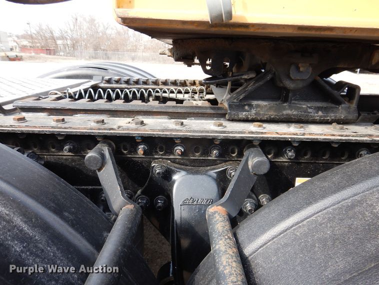 image for item MO9600 2020 Western Star 4700SB  semi truck