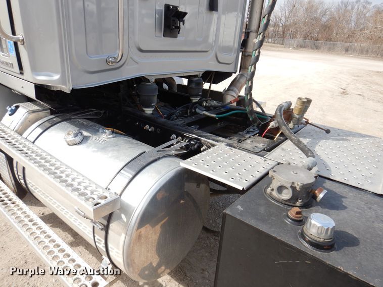 image for item MO9600 2020 Western Star 4700SB  semi truck