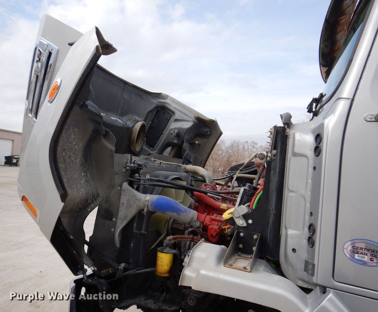 image for item MO9600 2020 Western Star 4700SB  semi truck