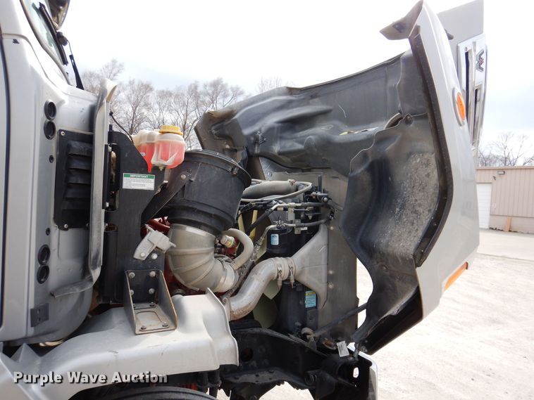 image for item MO9600 2020 Western Star 4700SB  semi truck