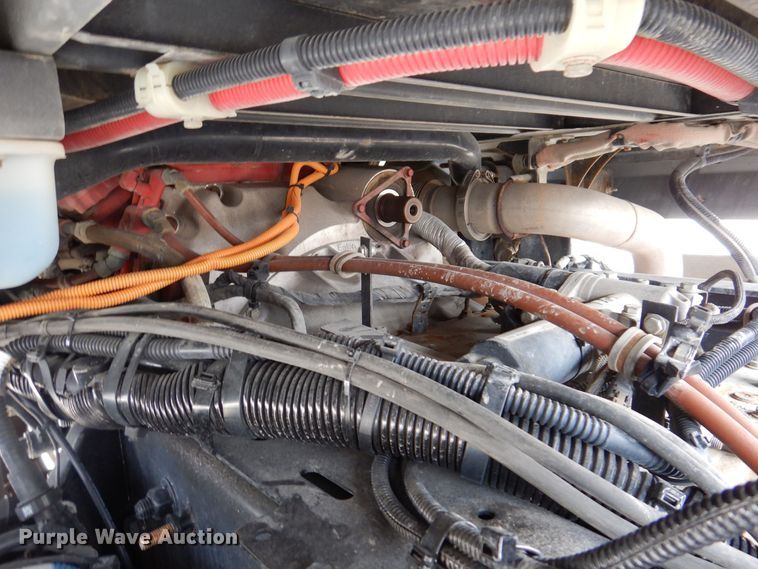 image for item MO9600 2020 Western Star 4700SB  semi truck