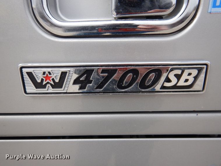 image for item MO9600 2020 Western Star 4700SB  semi truck