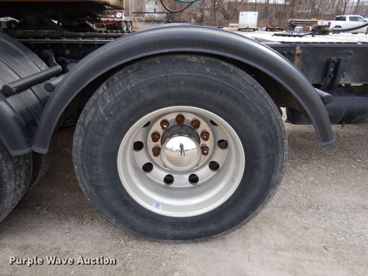 image for item MO9600 2020 Western Star 4700SB  semi truck