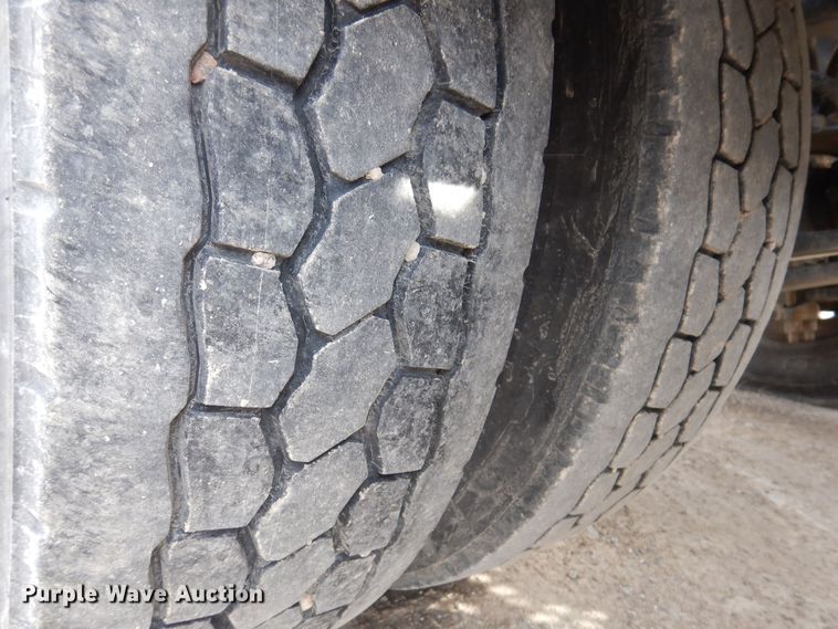 image for item MO9600 2020 Western Star 4700SB  semi truck