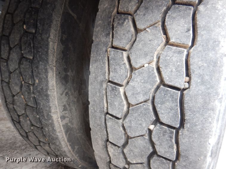 image for item MO9600 2020 Western Star 4700SB  semi truck