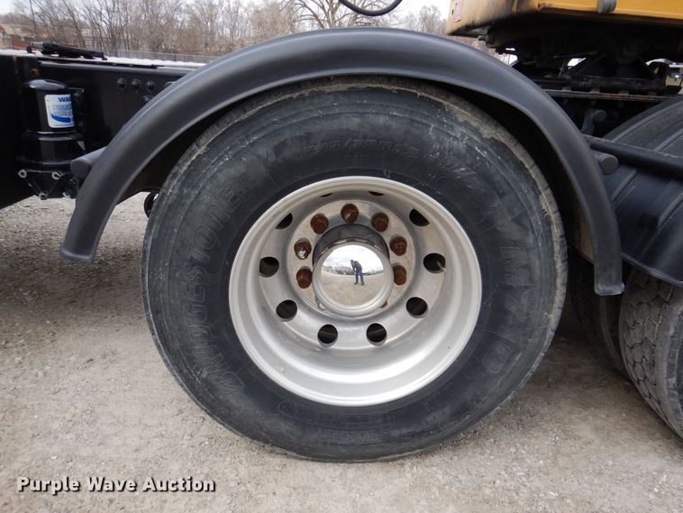 image for item MO9600 2020 Western Star 4700SB  semi truck