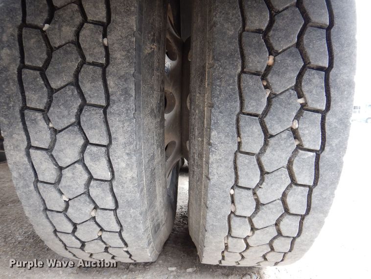 image for item MO9600 2020 Western Star 4700SB  semi truck