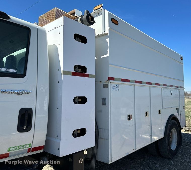 image for item MW9352 2009 International WorkStar 7300  utility / service truck