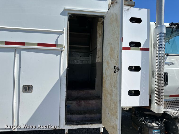 image for item MW9352 2009 International WorkStar 7300  utility / service truck