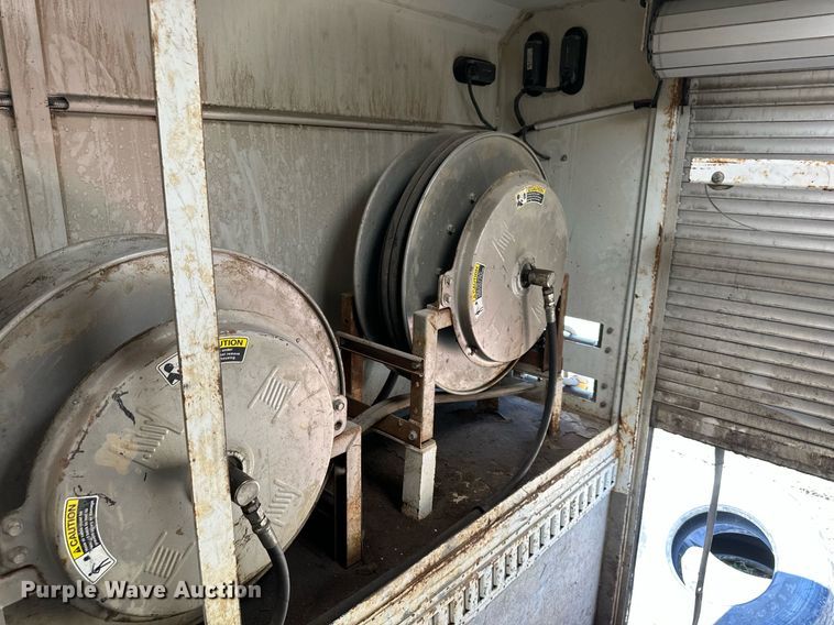 image for item MW9352 2009 International WorkStar 7300  utility / service truck