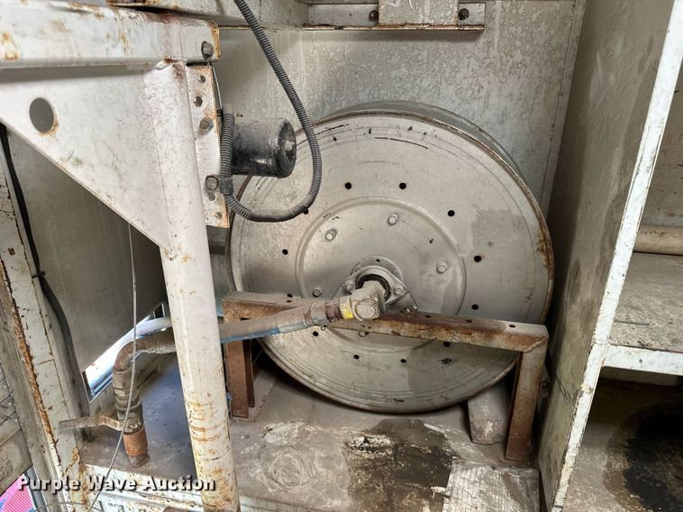 image for item MW9352 2009 International WorkStar 7300  utility / service truck