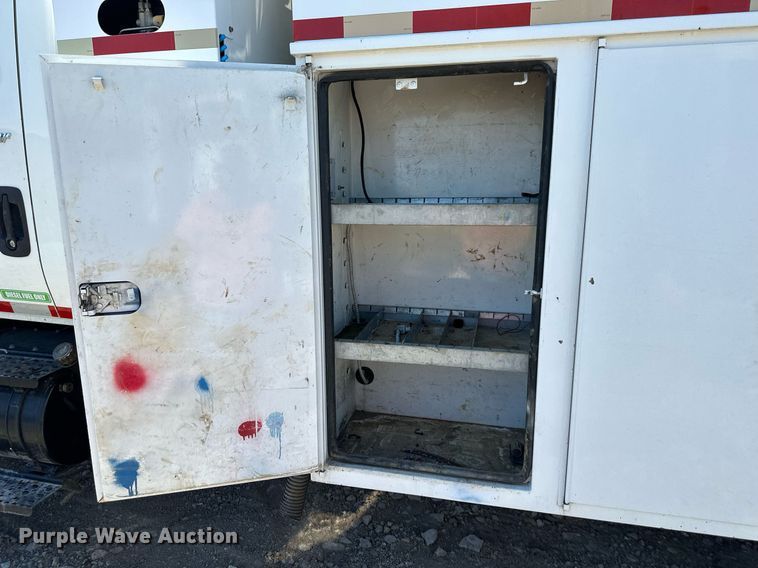 image for item MW9352 2009 International WorkStar 7300  utility / service truck