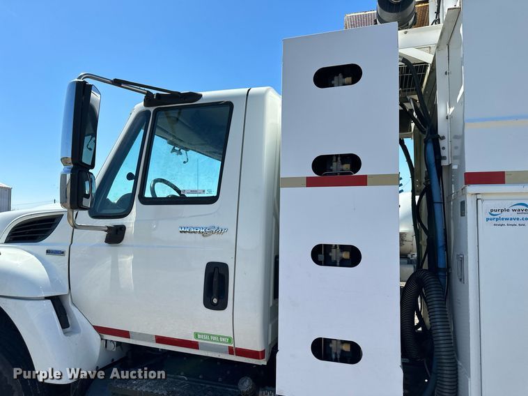image for item MW9352 2009 International WorkStar 7300  utility / service truck