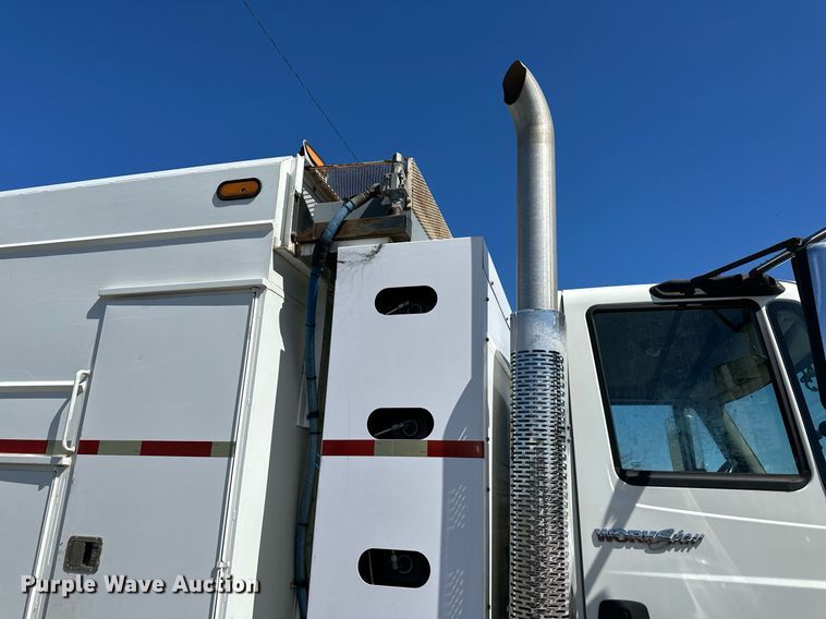 image for item MW9352 2009 International WorkStar 7300  utility / service truck