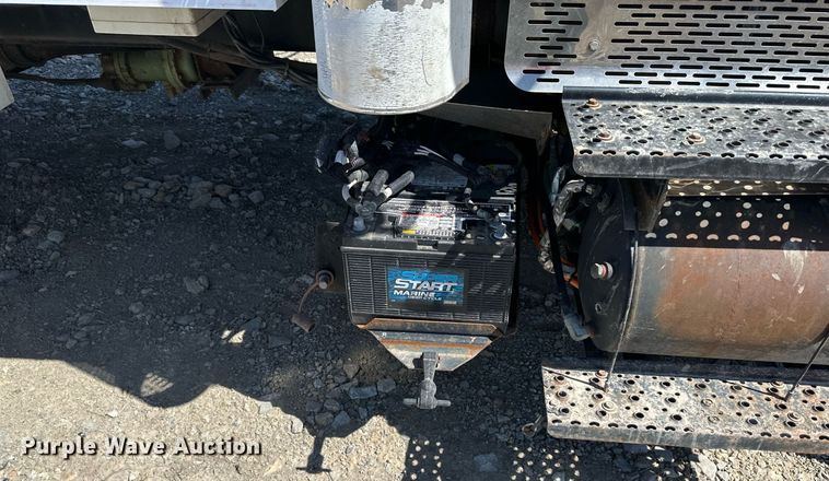 image for item MW9352 2009 International WorkStar 7300  utility / service truck